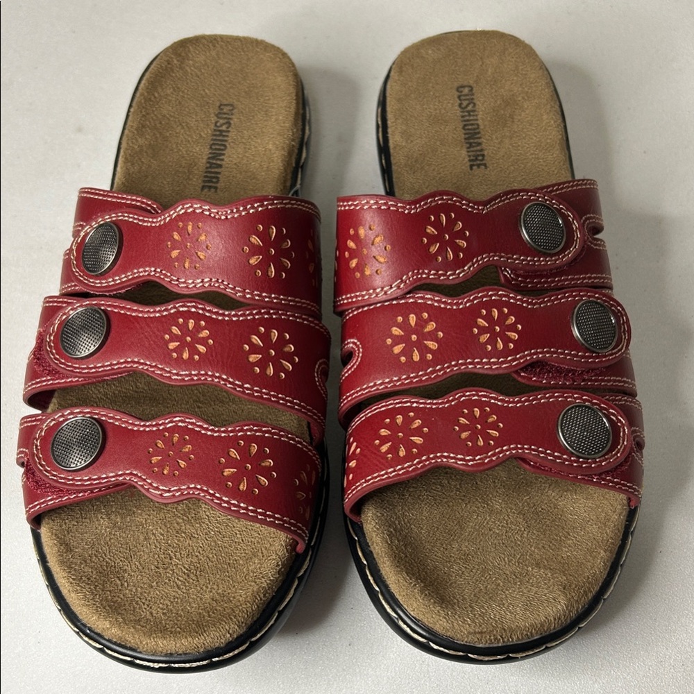 CUSHIONAIRE Barret comfort Women'Red Sandals size 6.5